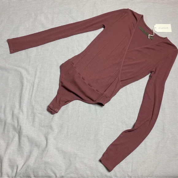 🇺🇸W15-16 ENZA COSTA Silk Rib Overlap Long Sleeve Bodysuit - Picture 2 of 8